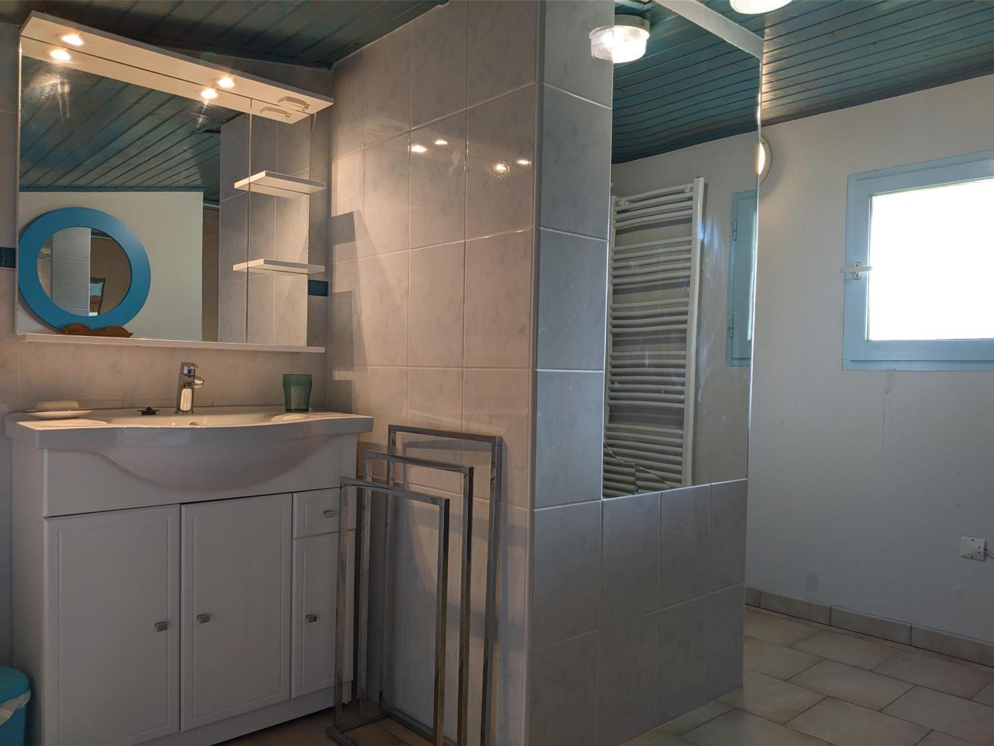 Les Volets Bleus Villa Arcais Exterior photo